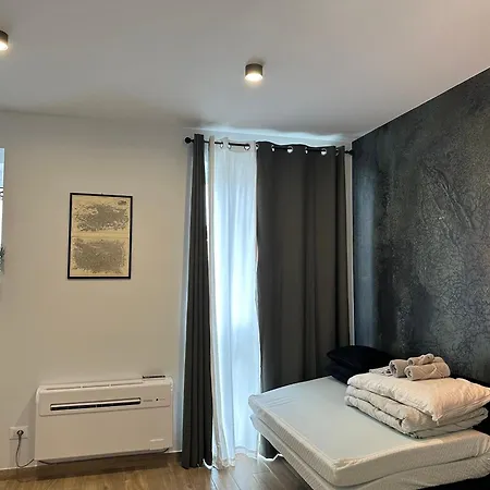 아파트 Repetti Design - 10 Min To Centre & Airport *