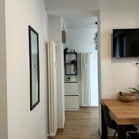 아파트 Repetti Design - 10 Min To Centre & Airport *