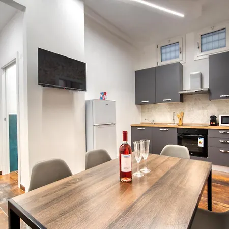 Italianflat - Subway Guest house *