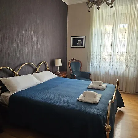 Homegallery - Elegante Milanese Apartman *