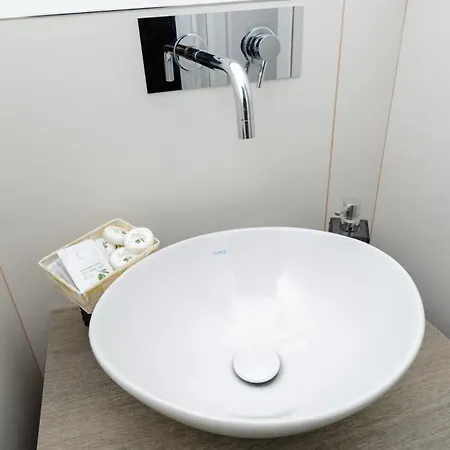 Lägenhet Small House Near The Station Milano