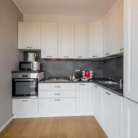 Omodeo, 19 - Ampio E Panoramico Apartamento *