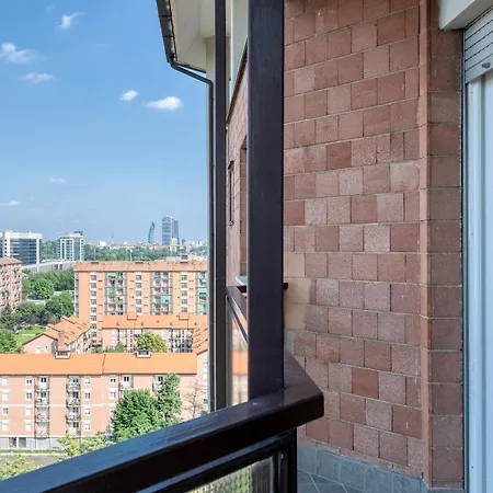 Omodeo, 19 - Ampio E Panoramico Apartamento