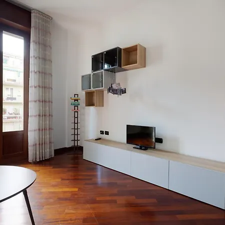Sondrio M3 - Spacious With Balcony! * Milano