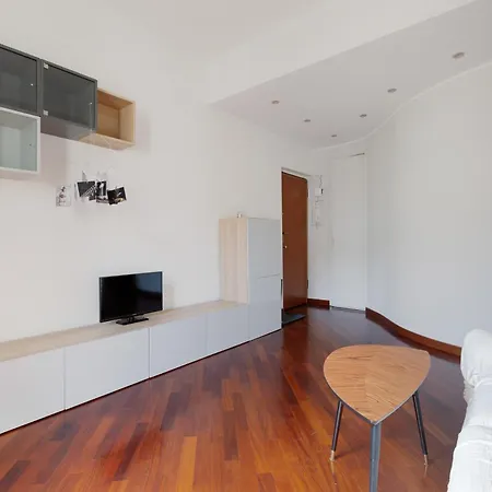 Sondrio M3 - Spacious With Balcony! *