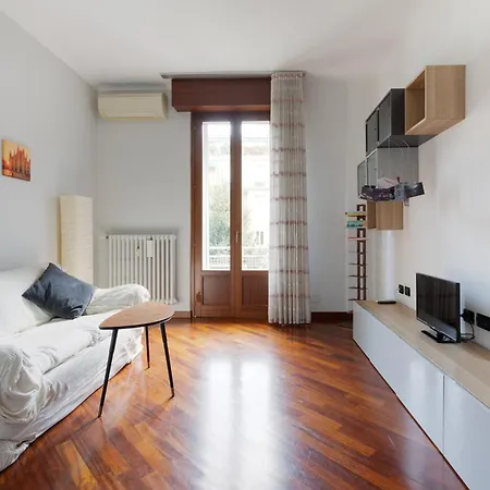 Daire Sondrio M3 - Spacious With Balcony! *