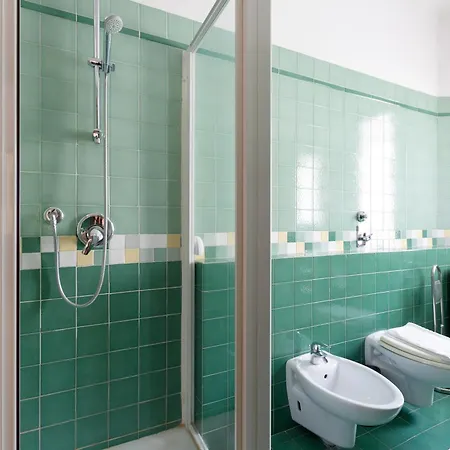 Sondrio M3 - Spacious With Balcony! *