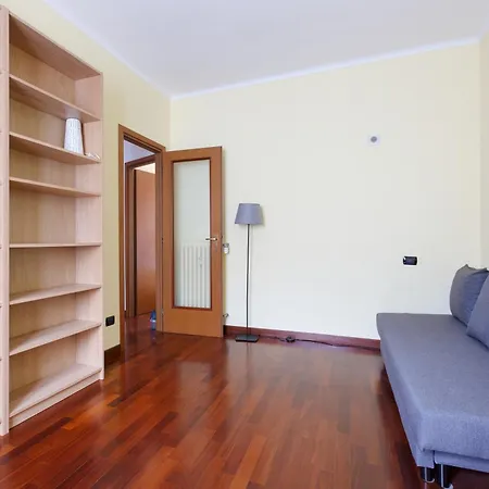 Sondrio M3 - Spacious With Balcony! *