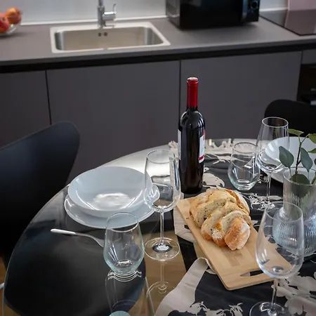 The Rent - Modern One Bedroom In San Babila Milano