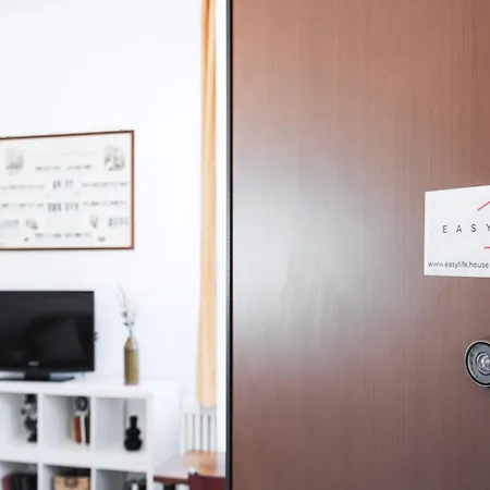 Apartment Easylife - Moderno E Luminoso In Repubblica