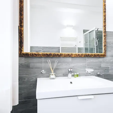 Easylife - Moderno E Luminoso In Repubblica *