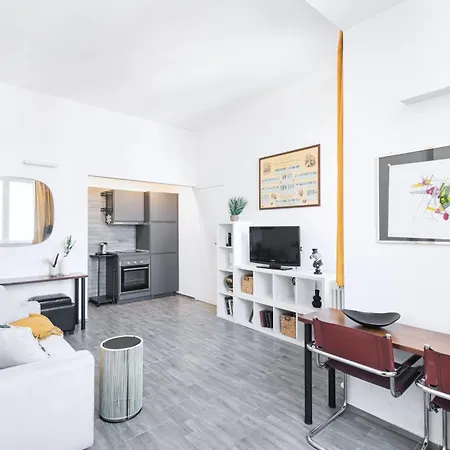 Easylife - Moderno E Luminoso In Repubblica *