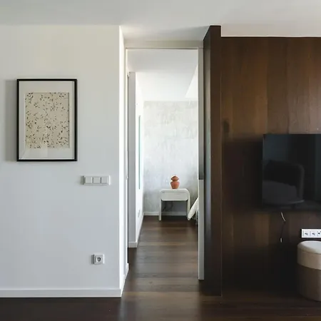아파트 Repetti Design - 10 Min To Centre & Airport *