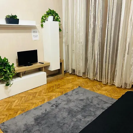 Nelly Apartment *