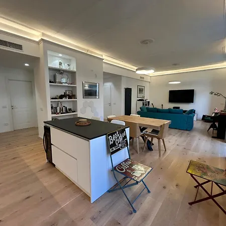 In Stunning Open Space Guest house
