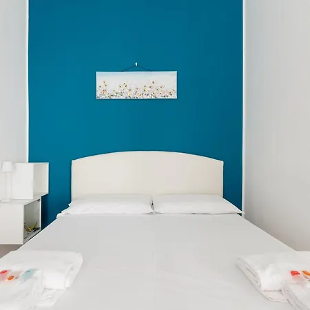 Apartment Lorenteggio-piazza Frattini Balcony Milan