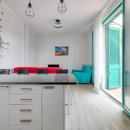 Apartment Rainbow House Via Dei Carafa Milan