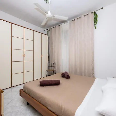 Santa Giulia Forest Design Apartment