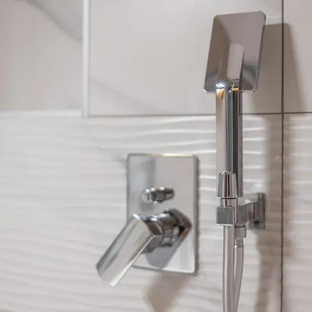 Lupetta 3 - Leia Hospitalty *