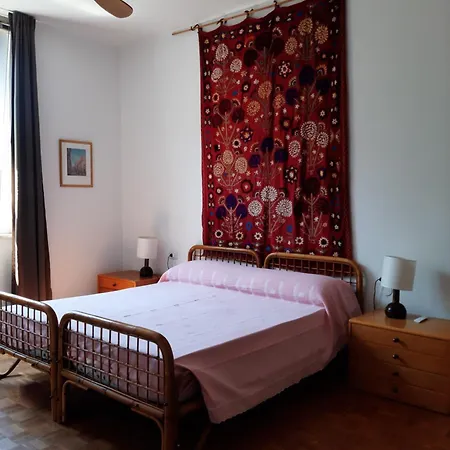 Bright For 5 Close To Isola District Milan