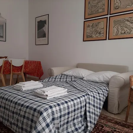 Bright For 5 Close To Isola District Milan
