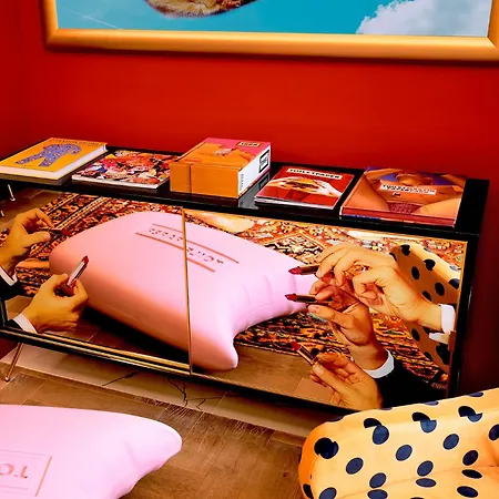 Toiletpaper Living Apartment *