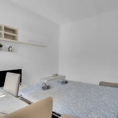 Apartment Ag17 - In The Center Of - *
