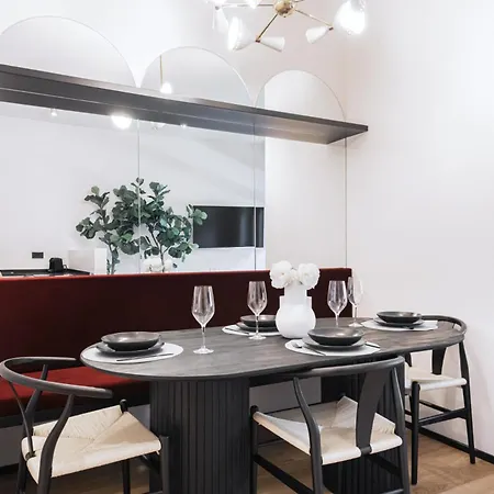 Apartment Easylife-raffinato A Passi Dal Duomo Milan