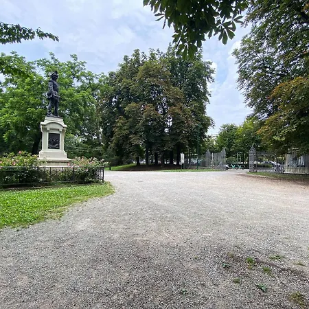 아파트 Tadino Ai Giardini Indro Montanelli By Halldis