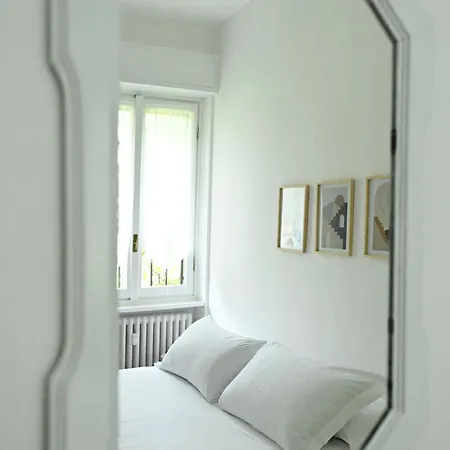 Elegante Ippodromo Apartman Milánó