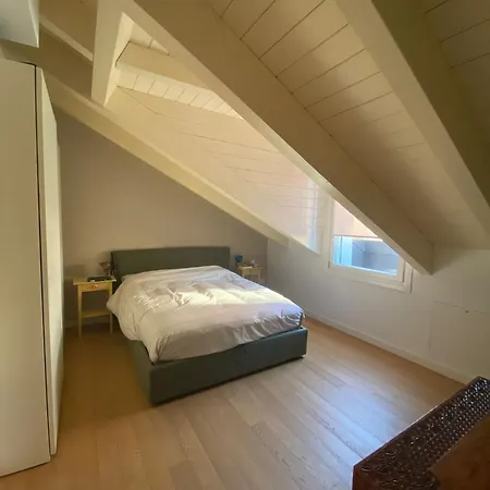 Attico Con Terrazzo Vicino Al Centro E Metro Apartment *