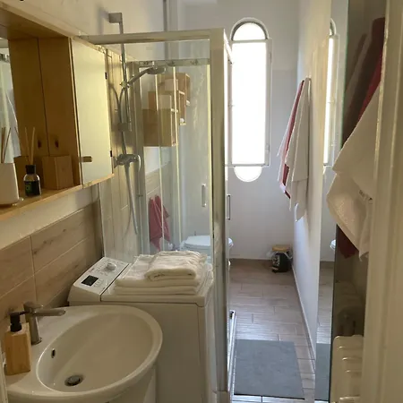 A 5 Minuti Dal Centro Di Di Anita E Marco アパート