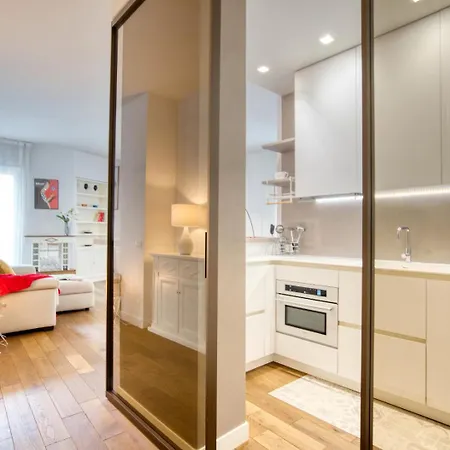 Ospitali - White Flat, Spazioso Bilocale Di Design In Zona De Angeli, Nuovo, Elegante E Accessoriato Apartment *