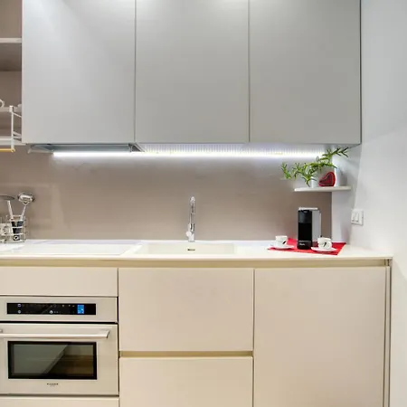 Ospitali - White Flat, Spazioso Bilocale Di Design In Zona De Angeli, Nuovo, Elegante E Accessoriato *