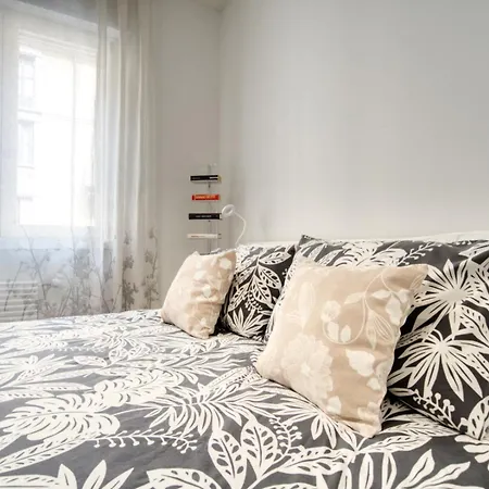 Ospitali - White Flat, Spazioso Bilocale Di Design In Zona De Angeli, Nuovo, Elegante E Accessoriato Milan