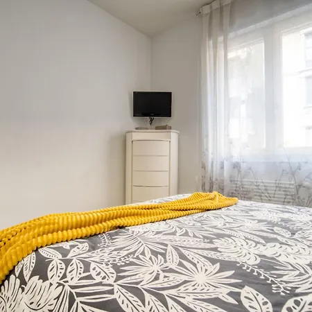 Ospitali - White Flat, Spazioso Bilocale Di Design In Zona De Angeli, Nuovo, Elegante E Accessoriato
