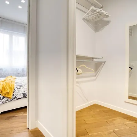 Ospitali - White Flat, Spazioso Bilocale Di Design In Zona De Angeli, Nuovo, Elegante E Accessoriato Apartment *