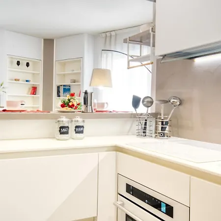 Ospitali - White Flat, Spazioso Bilocale Di Design In Zona De Angeli, Nuovo, Elegante E Accessoriato