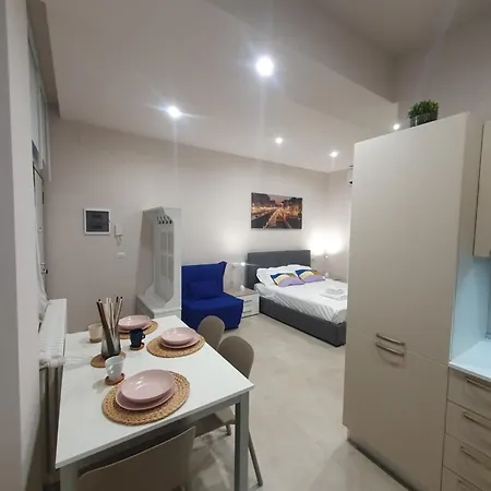 Gambara Metro Apartment