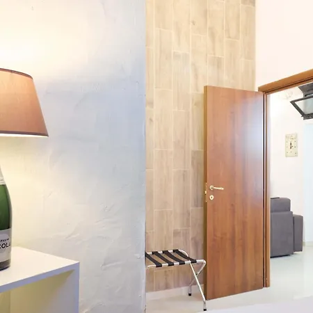 Apartment La Cantinetta Di - The Wine Cave In Milan, Huge 110sqm Next To Station