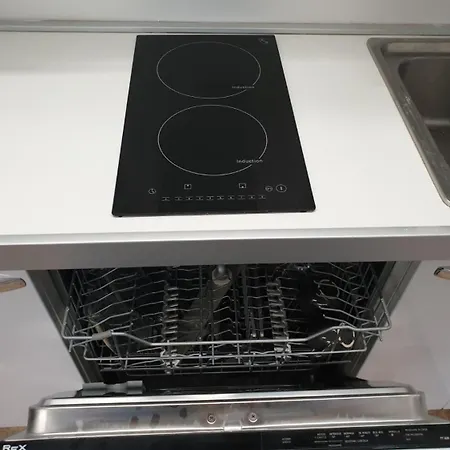 Loft Elegante In Centro In Zona Signorile - Davanti Metro *