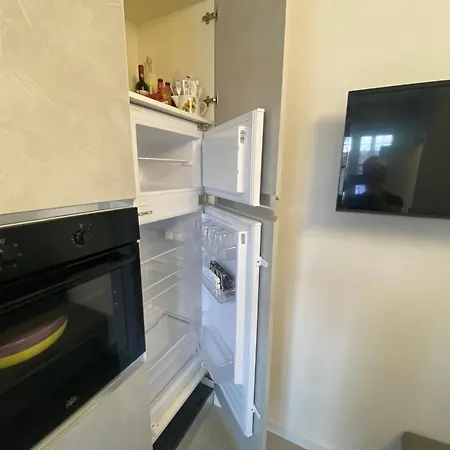 Apartment Renovated With Two Single Beds Milan