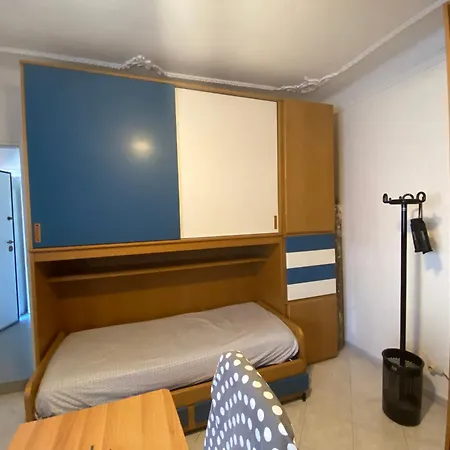 Renovated With Two Single Beds Milan