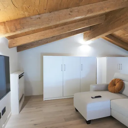 Primopiano - Zumbini G Apartmán *