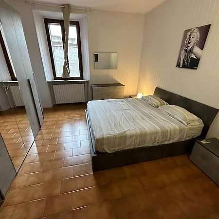 Apartment Lovely 2-bedroom *
