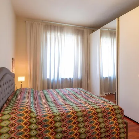 Apartment Con Due Stanze In Via Oglio *