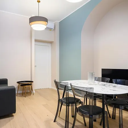 In Porta Garibaldi & Chinatown - Center Well Connected 아파트 *