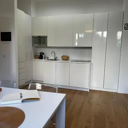 Regina In Porta Lodovica - Wifi E Breakfast Box Apartment