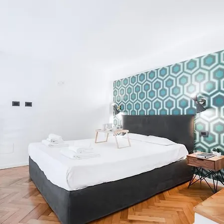 Easylife - A Few Steps From Duomo Apartment