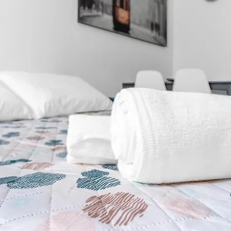 Apartment Crocetta Charme *